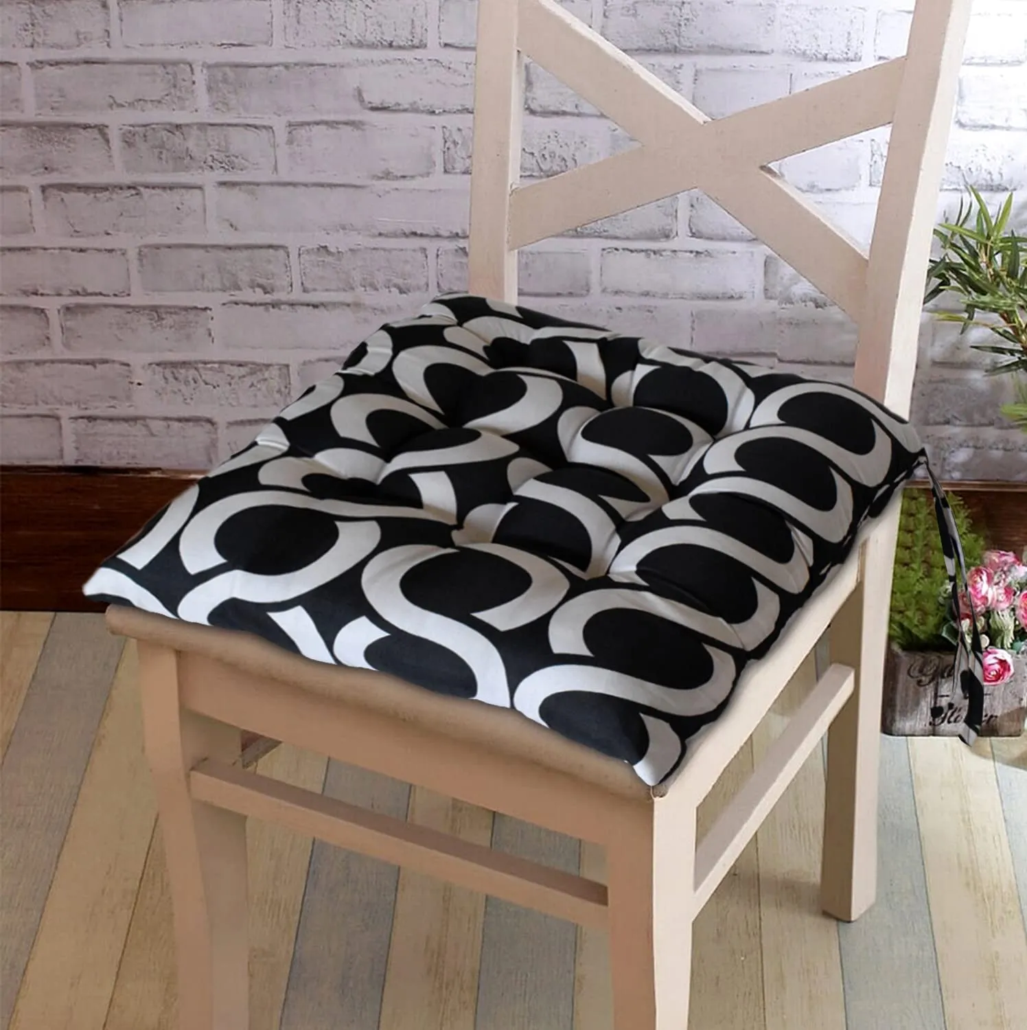 Kuber Industries Geometric Seamless Pattern Microfiber Square Chair Pad Seat Cushion For Rocking chair, Office chair, Dinning chair, Indoor/Outdoor With Ties, 18 * 18 Inch- Pack of 4 (Black)